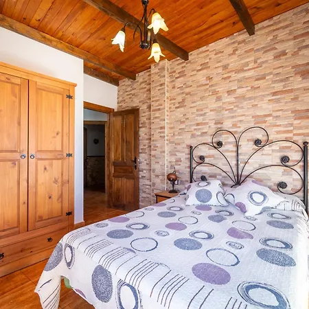 La Jirola - El Mirador Country house Escullar
